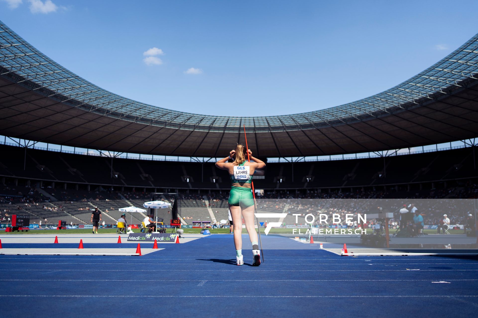 Christina Lahrs (TSV Wehdel) im Speerwurf waehrend der deutschen Leichtathletik-Meisterschaften im Olympiastadion am 26.06.2022 in Berlin